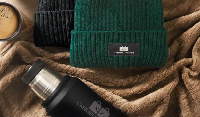 Bonnets et gourde personnalisés